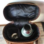 Regalo corporativo Matera de lona y cuero Vakapi en D&A confecciones. Indumentaria de trabajo