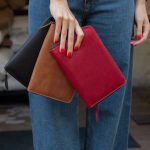 Regalo corporativo Porta pasaporte familiar Vakapi en D&A confecciones. Indumentaria de trabajo