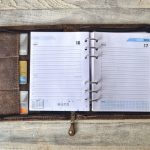 Regalo corporativo Agenda de cuero Vakapi en D&A confecciones. Indumentaria de trabajo