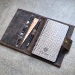 Regalo corporativo anotador Medium Vakapi en D&A confecciones. Indumentaria de trabajo