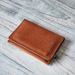 Regalo corporativo Tarjetero Quito Vakapi en D&A confecciones. Indumentaria de trabajo