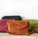 Regalo corporativo Bandolera Milán de cuero Vakapi en D&A confecciones. Indumentaria de trabajo