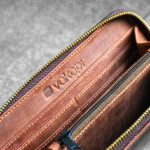 Regalo corporativo Billetera Madrid de cuero Vakapi en D&A confecciones. Indumentaria de trabajo