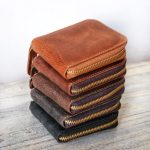 Regalo corporativo Billetera Nápoles de cuero Vakapi en D&A confecciones. Indumentaria de trabajo