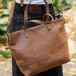 Regalo corporativo Cartera Venecia de cuero Vakapi en D&A confecciones. Indumentaria de trabajo