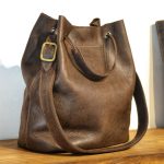 Regalo corporativo Cartera monaco de cuero Vakapi en D&A confecciones. Indumentaria de trabajo