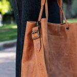 Regalo corporativo Cartera monaco de cuero Vakapi en D&A confecciones. Indumentaria de trabajo