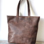 Regalo corporativo Cartera Tote con cierre de cuero Vakapi en D&A confecciones. Indumentaria de trabajo