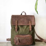 Regalo corporativo Mochila de jean y cuero Vakapi en D&A confecciones. Indumentaria de trabajo