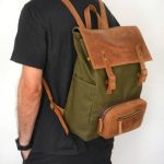 Regalo corporativo Mochila de jean y cuero Vakapi en D&A confecciones. Indumentaria de trabajo