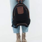 Regalo corporativo Mochila de lona y cuero Vakapi en D&A confecciones. Indumentaria de trabajo