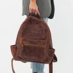 Regalo corporativo Mochila Palermo de cuero unisex Vakapi en D&A confecciones. Indumentaria de trabajo