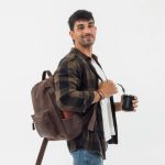 Regalo corporativo Mochila Palermo de cuero unisex Vakapi en D&A confecciones. Indumentaria de trabajo