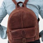 Regalo corporativo Mochila dama cuero Vakapi en D&A confecciones. Indumentaria de trabajo