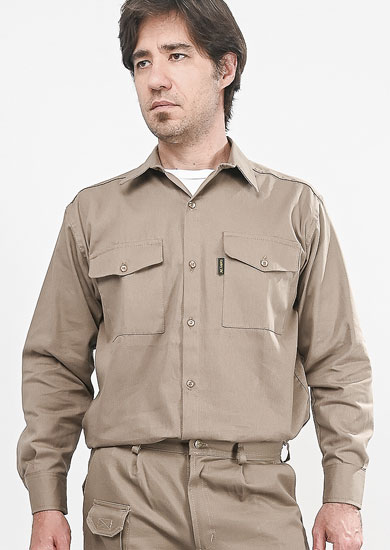 Camisa de trabajo Legacy rural, marca aliada a D&A confecciones. Indumentaria de trabajo