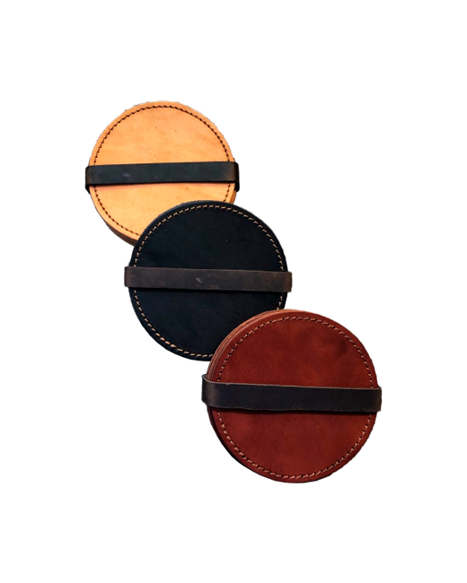 Regalo corporativo Posavasos de cuero en D&A confecciones. Indumentaria de trabajo